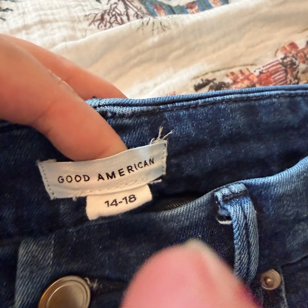 Good American "Always Fits" Jeans - Picture 2 of 8